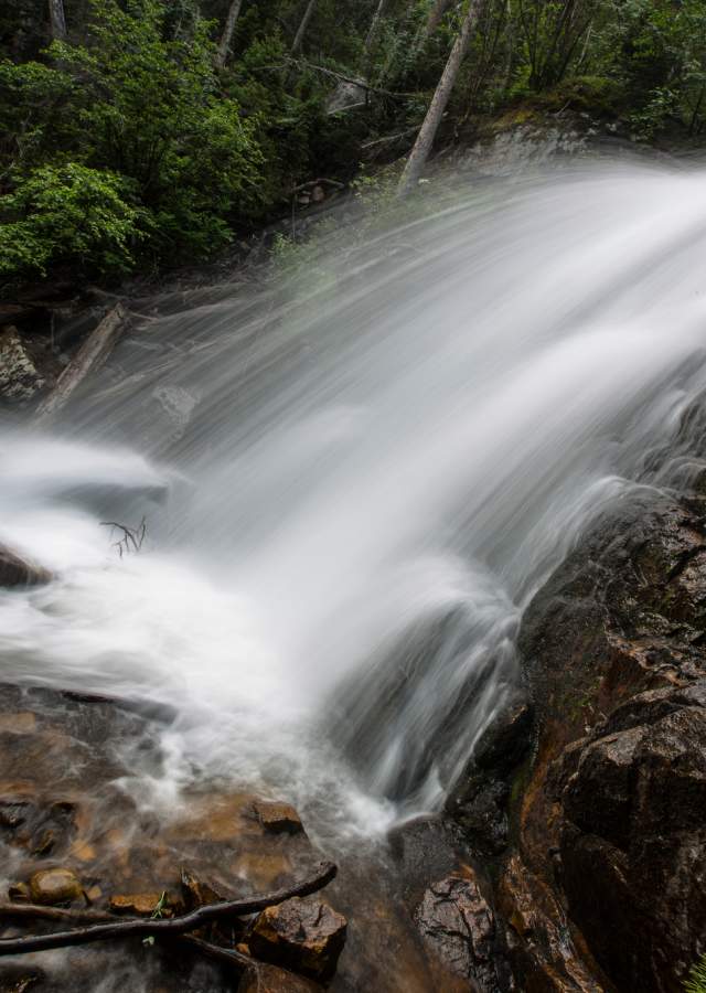 rocky-mountain-national-park-waterfall